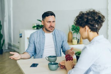 “De la Queja al Despertar: Cuando Decides Dejar de Luchar Contra la Vida”