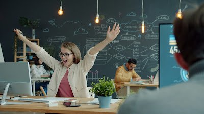 ¿Y si la diferencia entre donde estás y dónde quieres estar fuera la forma en la que te visualizas y hablas cuando fallas?